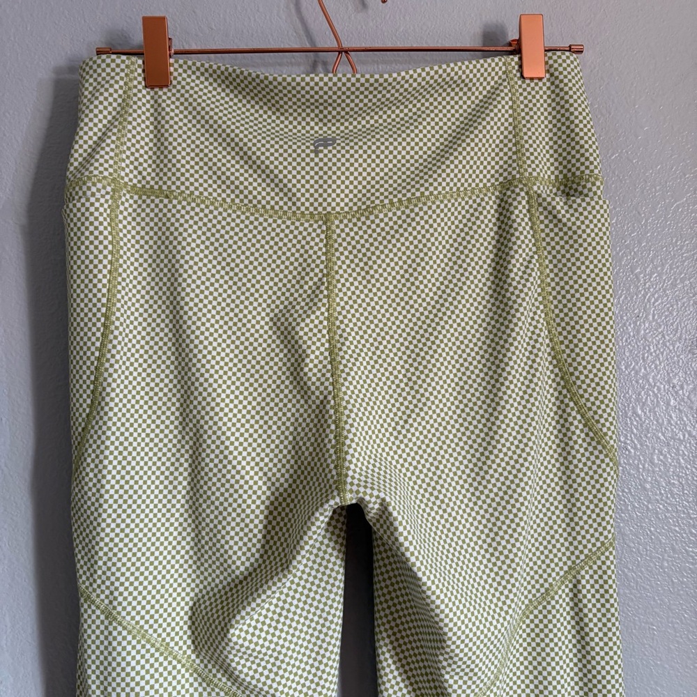 Fabletics Crossover Flare - Picture 7 of 10